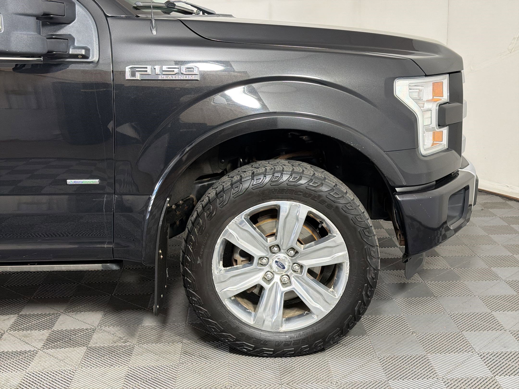 Used 2015 Ford F150 Platinum w/ Equipment Group 701A Luxury AWD/4WD image 12