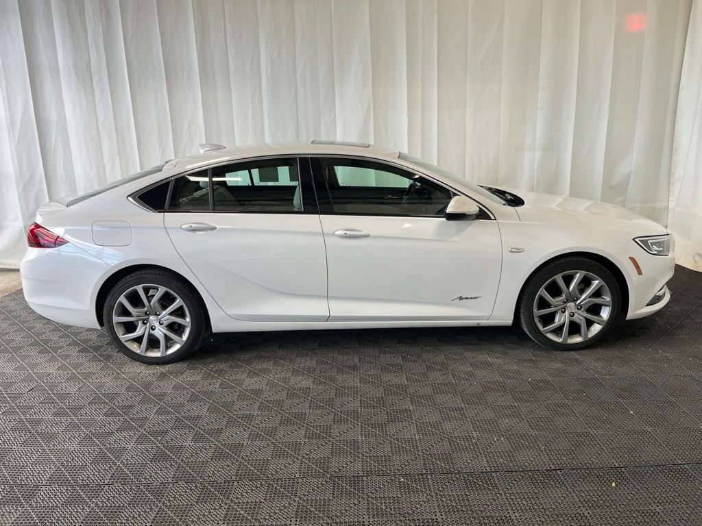 Used 2019 Buick Regal Avenir w/ Driver Confidence Package II FWD image 2