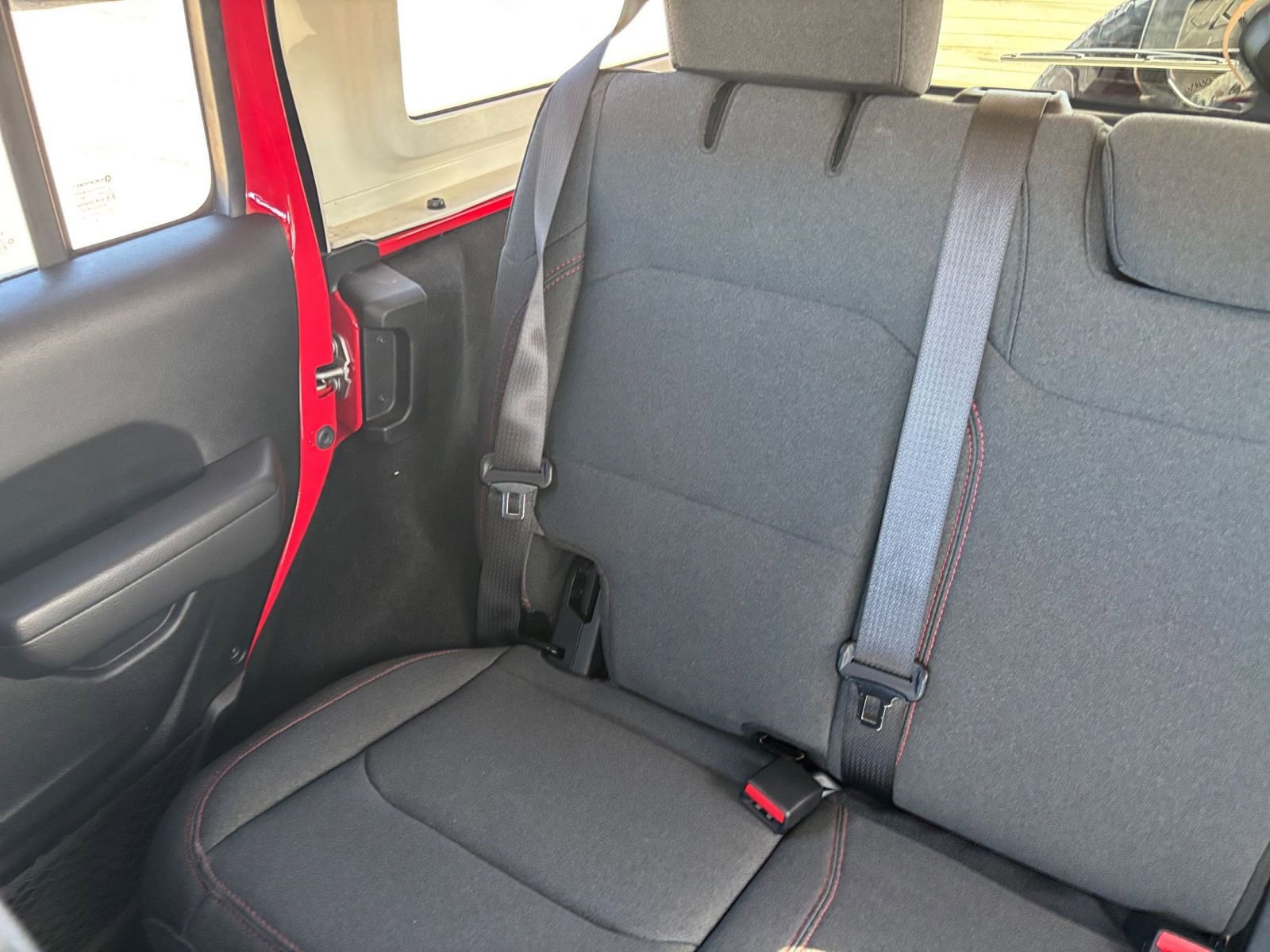 Used 2025 Jeep Wrangler Unlimited Rubicon AWD/4WD image 38