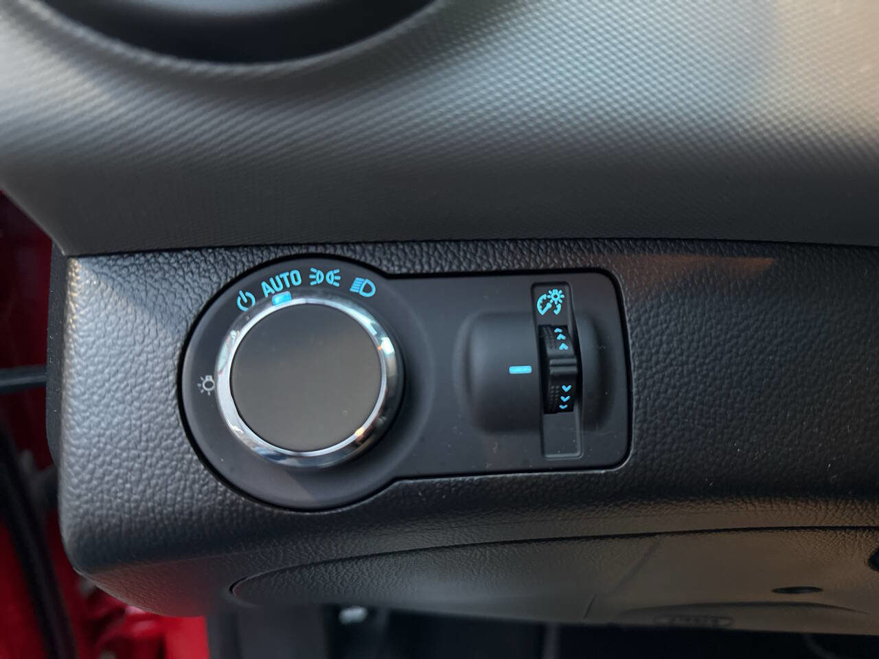 Used 2012 Chevrolet Sonic LS FWD image 29
