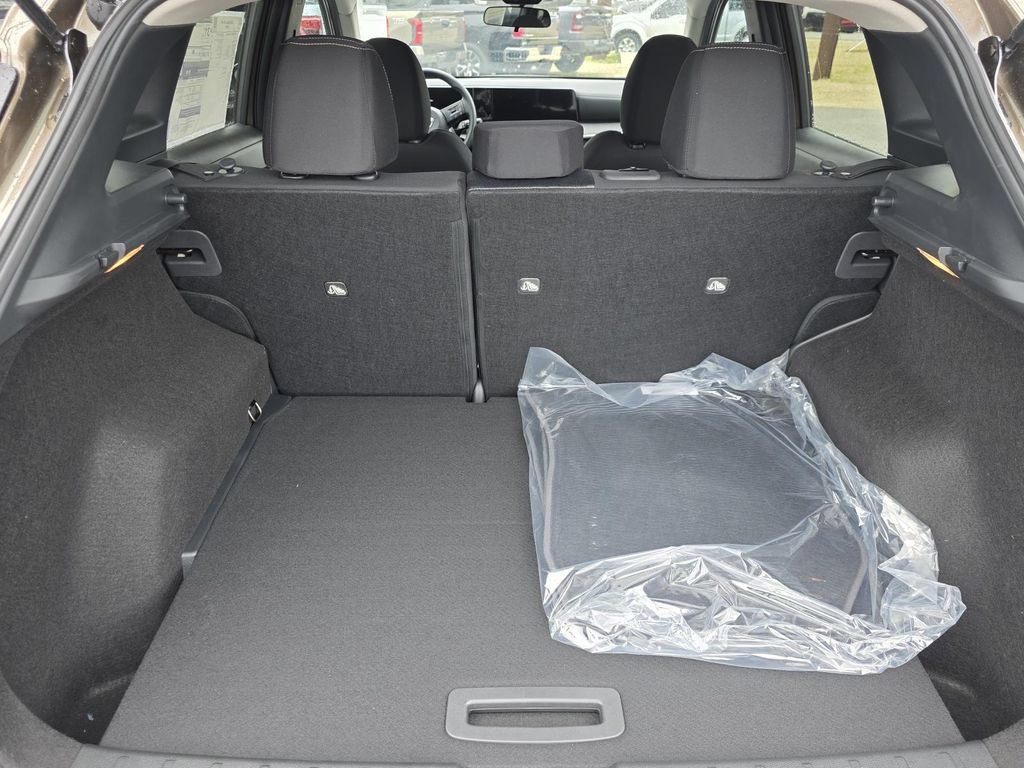 New 2026 Nissan Kicks SV w/ Charging Package FWD image 11