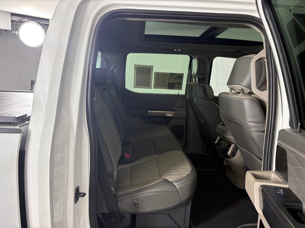 Used 2025 Ford F350 Platinum w/ Platinum Plus Package AWD/4WD image 32