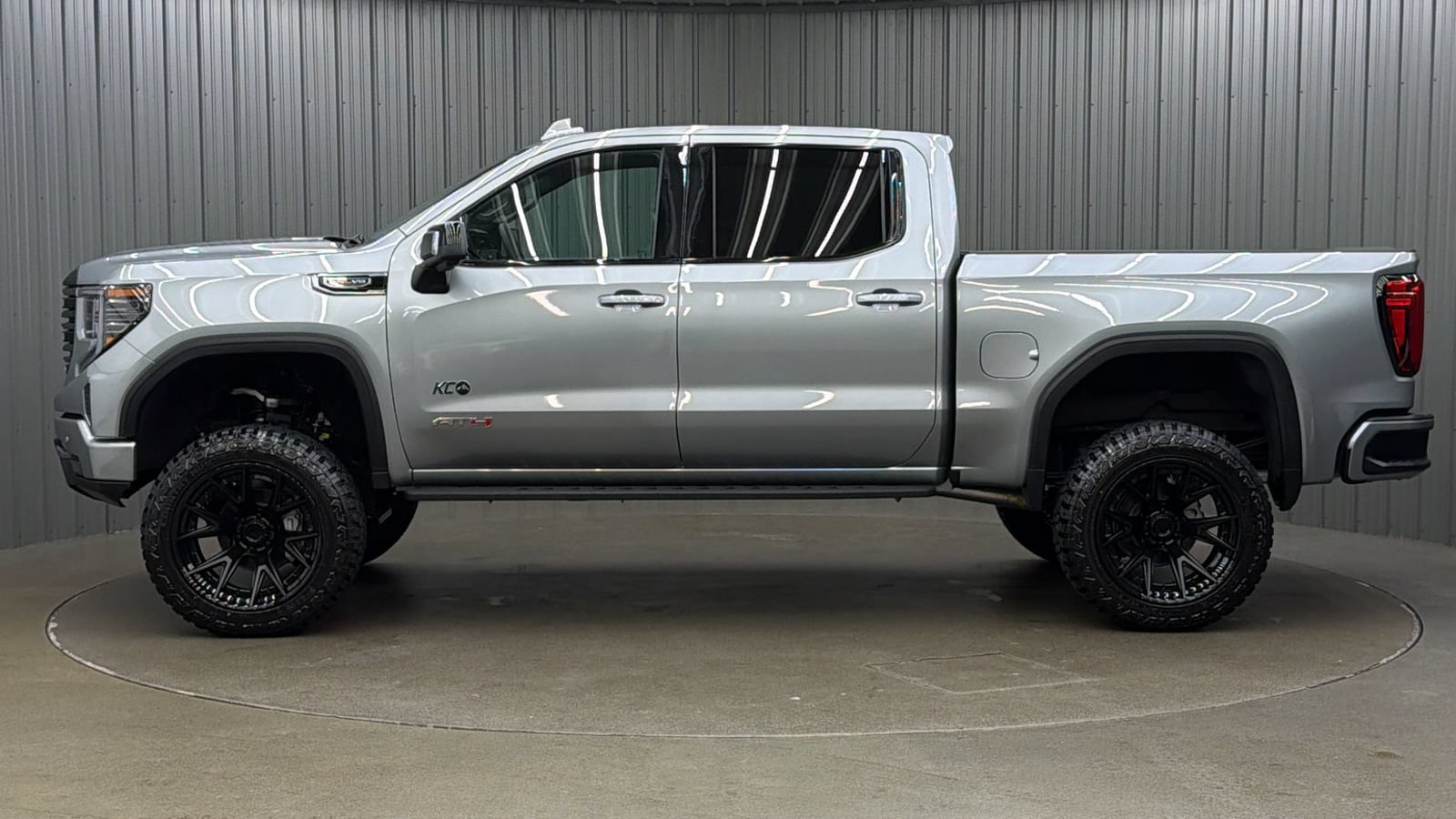 Used 2026 GMC Sierra 1500 AT4 w/ AT4 Premium Package AWD/4WD image 2