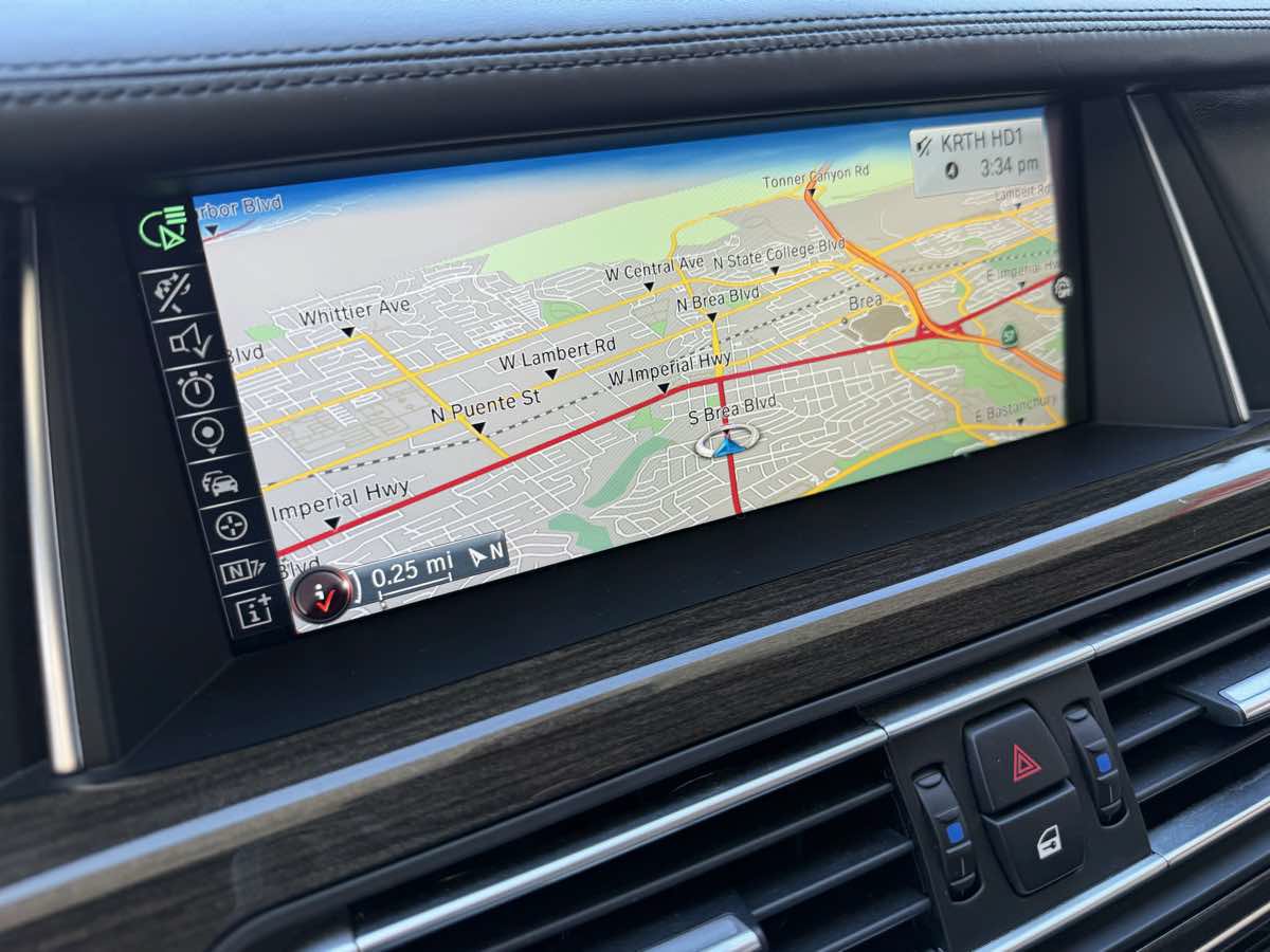 Used 2015 BMW 750Li RWD image 29