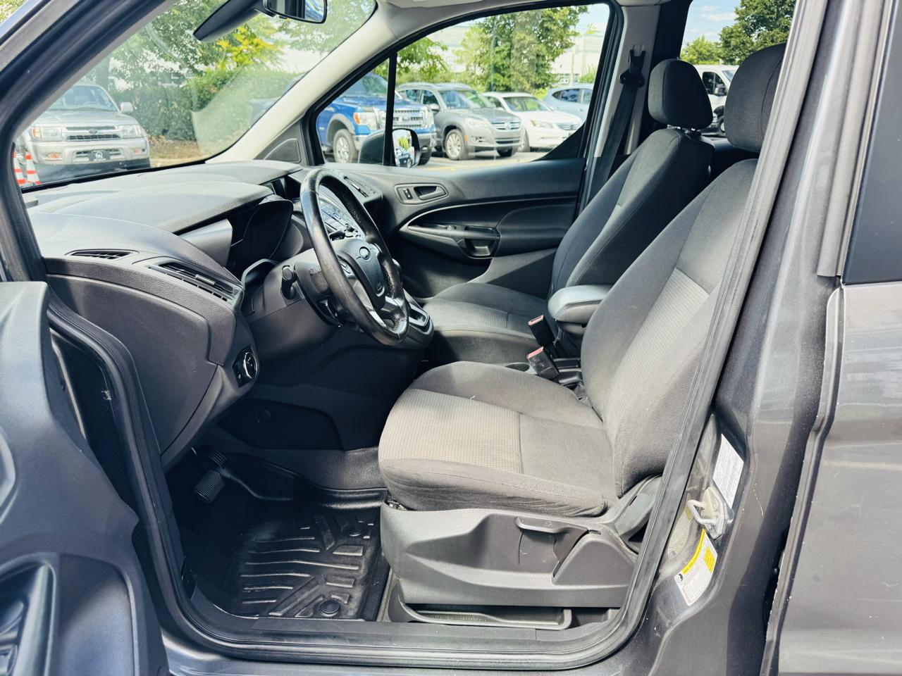 Used 2016 Ford Transit Connect XL FWD image 13