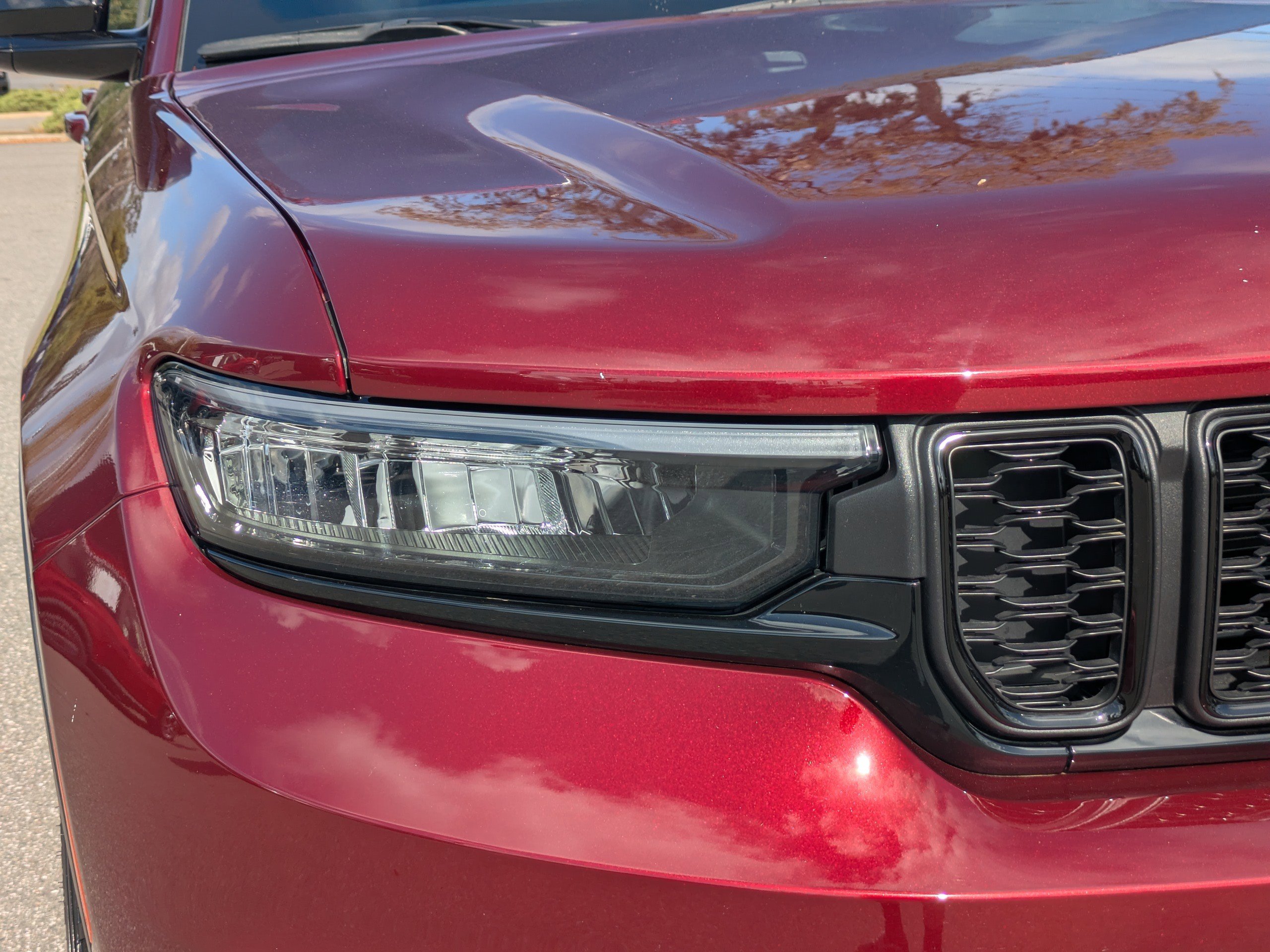 Used 2025 Jeep Grand Cherokee L Limited w/ Black Appearance Package AWD/4WD image 10