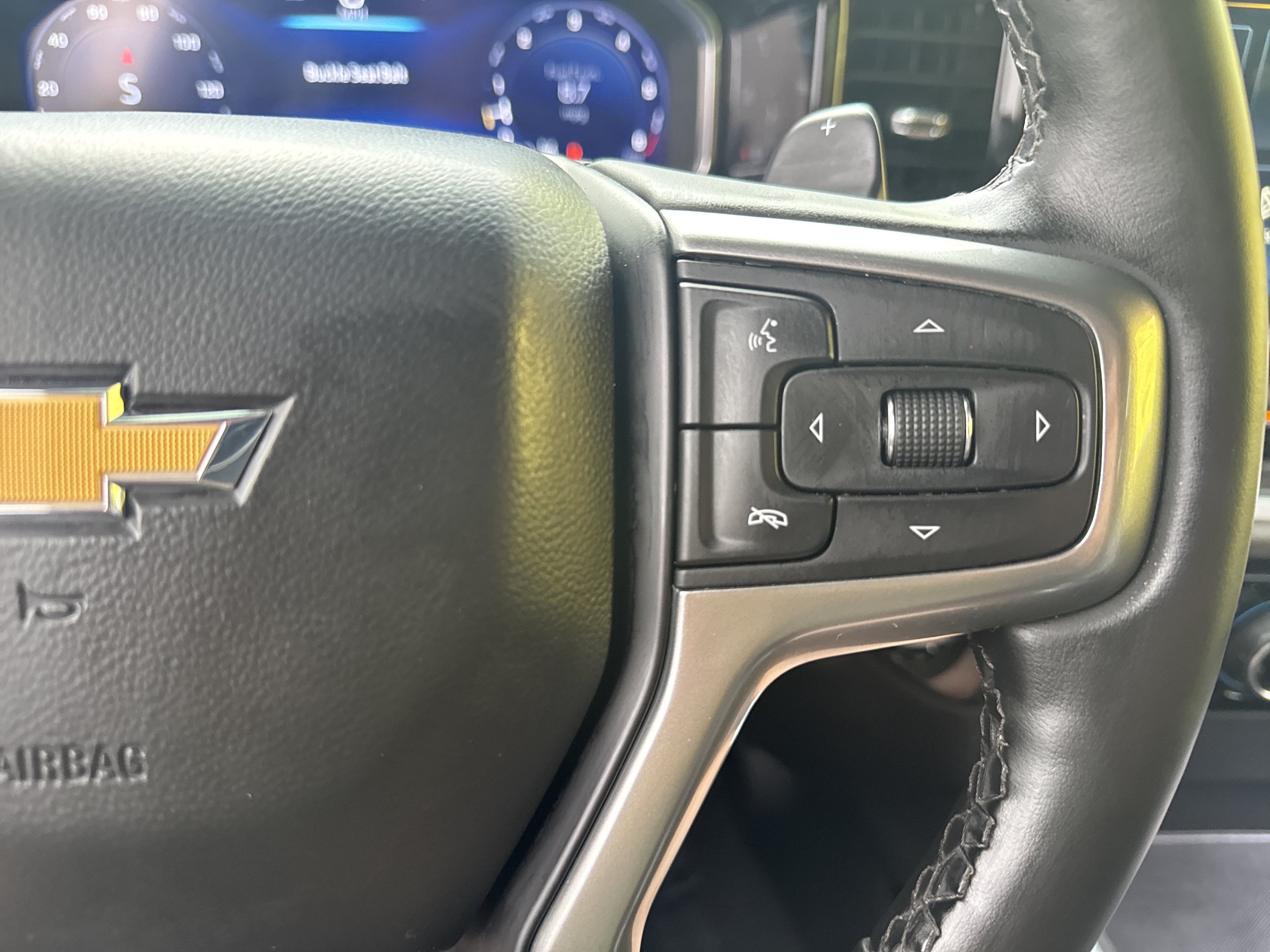 Used 2024 Chevrolet Silverado 1500 LTZ w/ LTZ Premium Package AWD/4WD image 27