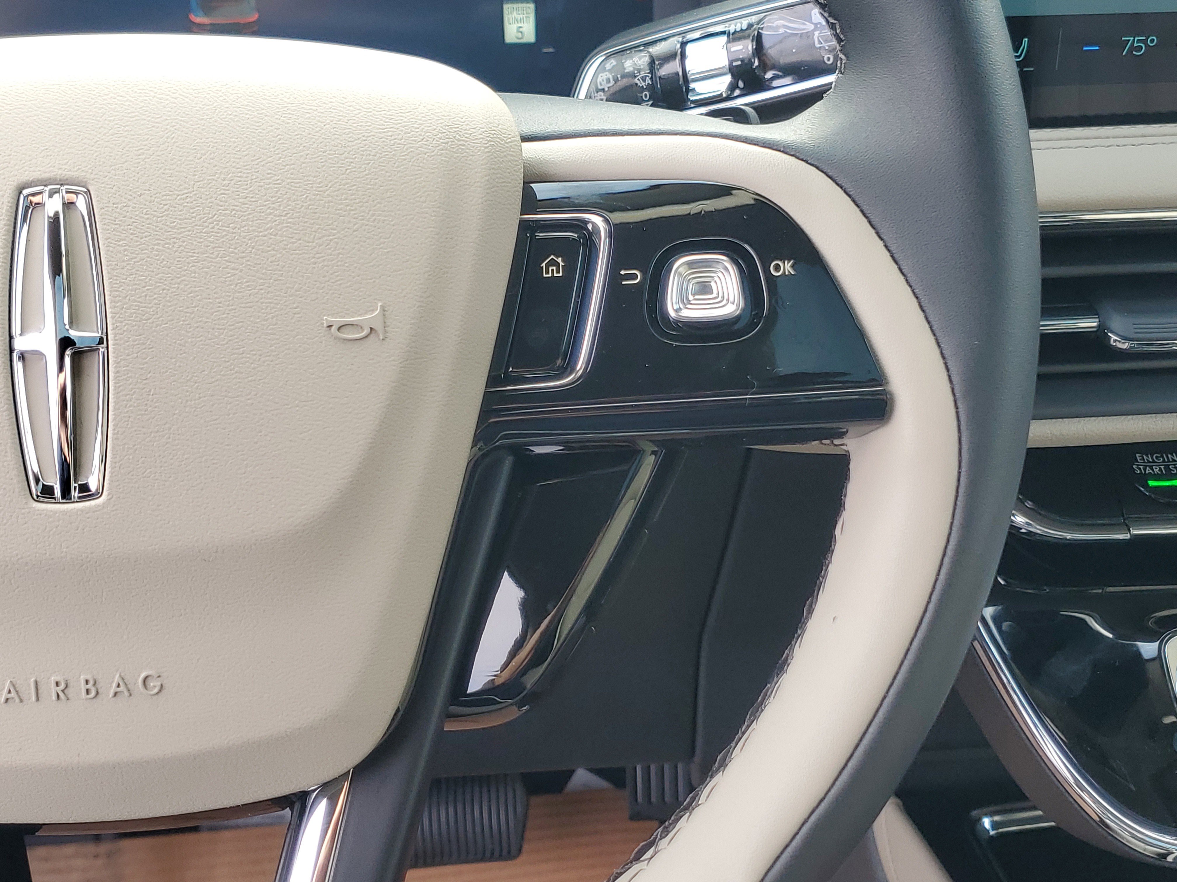 New 2026 Lincoln Corsair Premiere image 18