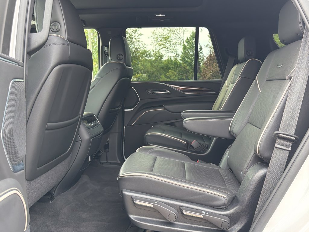 Certified 2023 Cadillac Escalade Premium Luxury AWD/4WD image 11