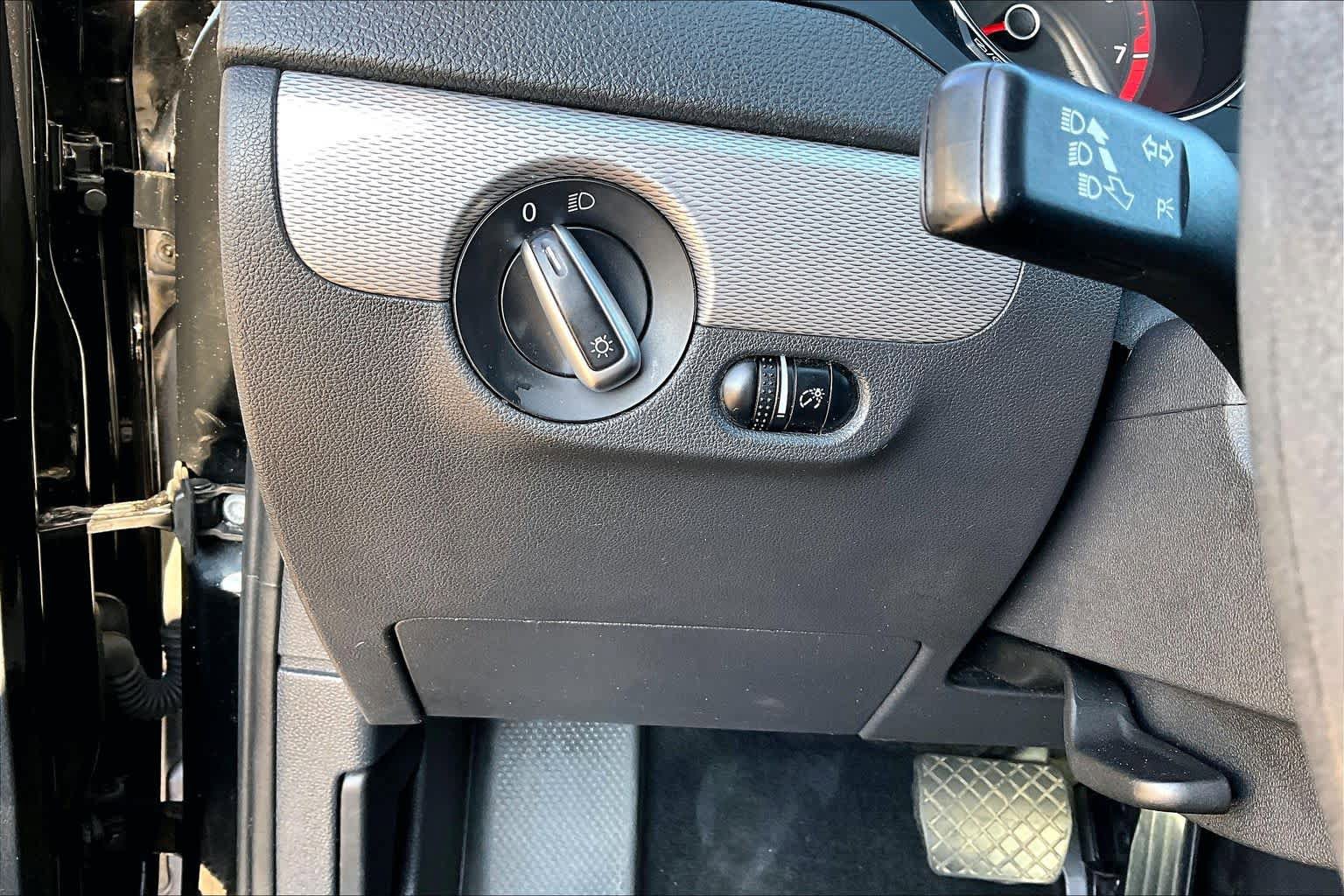 Used 2015 Volkswagen Jetta SE image 31