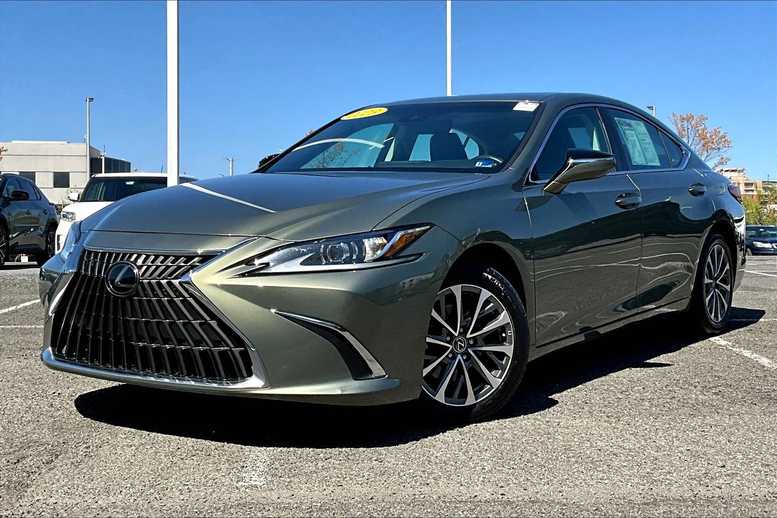 Used 2023 Lexus ES 350 w/ Accessory Package (Z2) image 1
