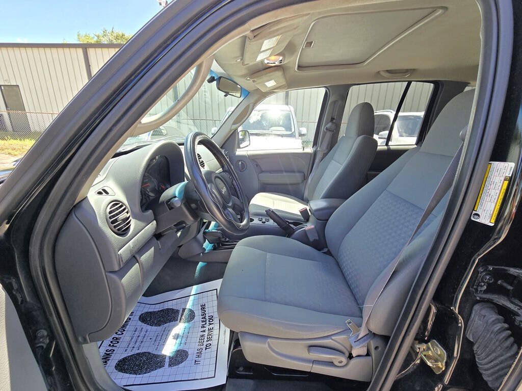 Used 2006 Jeep Liberty Sport AWD/4WD image 5