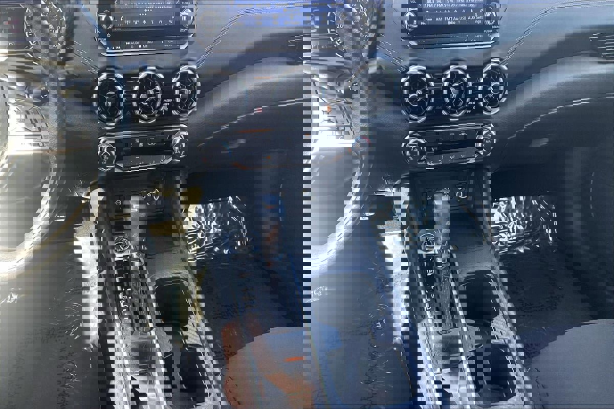 Used 2024 Nissan Sentra SV image 22