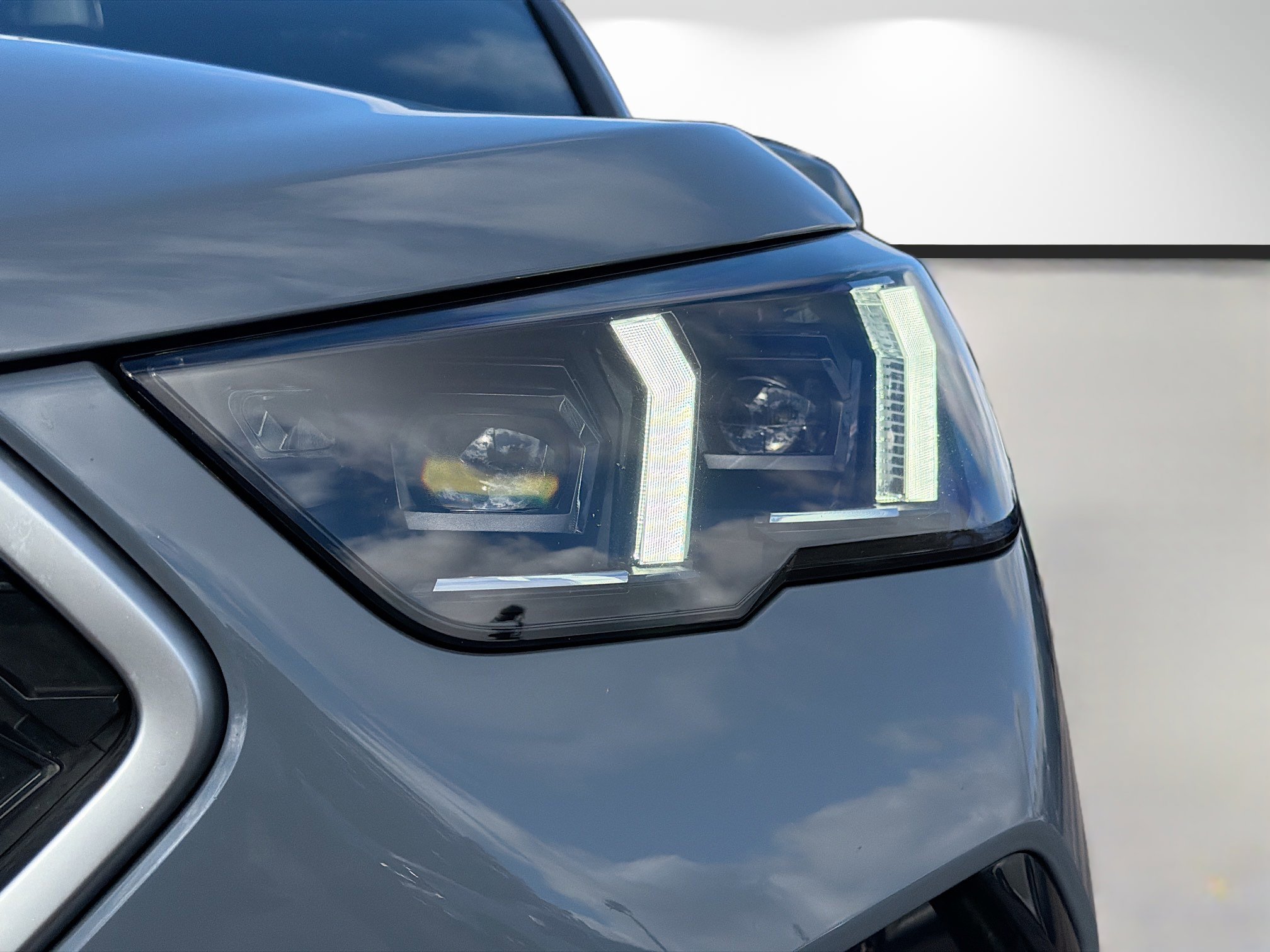 Used 2026 BMW X2 xDrive28i image 9