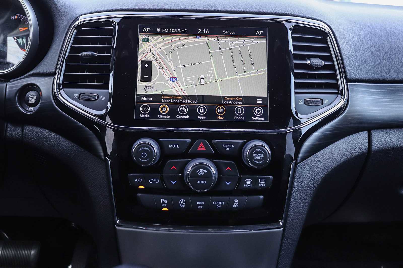 Used 2022 Jeep Grand Cherokee Laredo X image 13