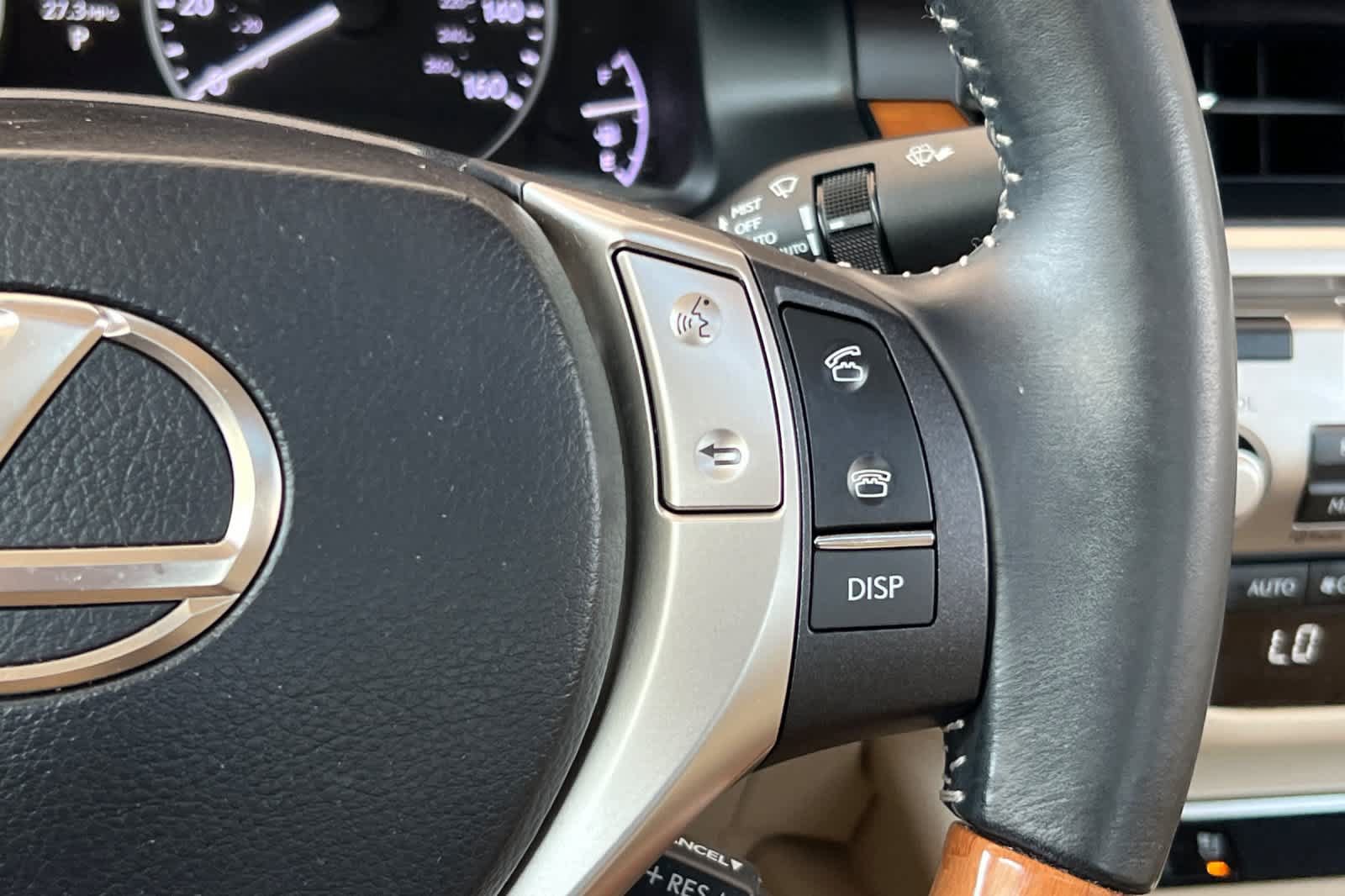 Used 2014 Lexus ES 300h w/ Premium Package w/Bamboo Trim FWD image 27