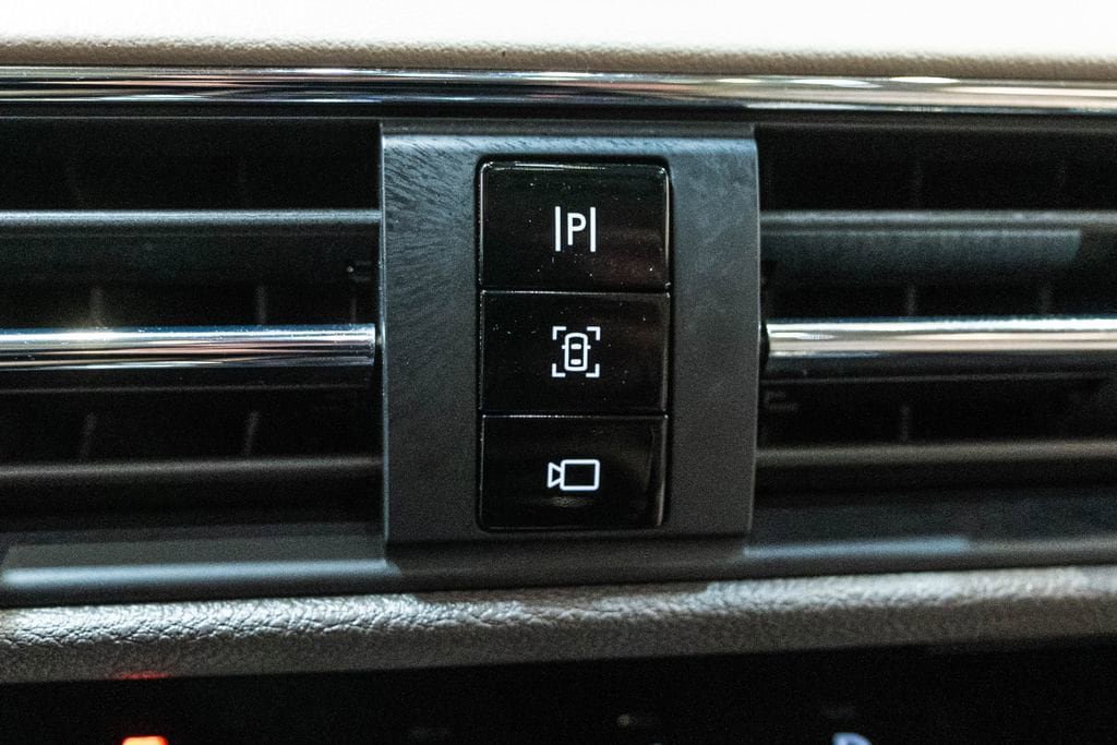 Used 2021 Lincoln Corsair AWD w/ Premium Package image 29