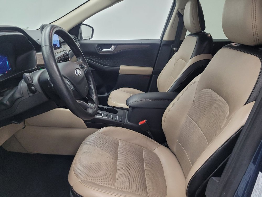 Used 2020 Ford Escape Titanium w/ Titanium Premium Package 2.0 AWD/4WD image 17