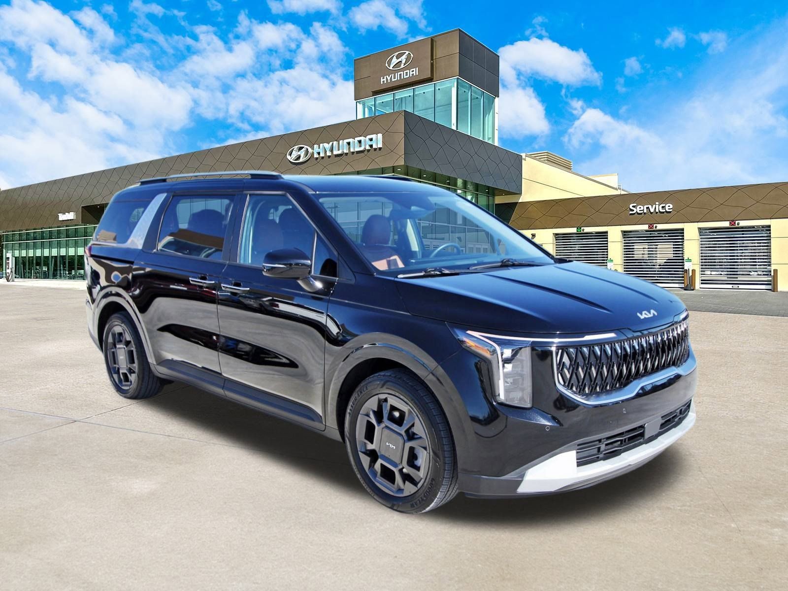 Used 2025 Kia Carnival EX image 3