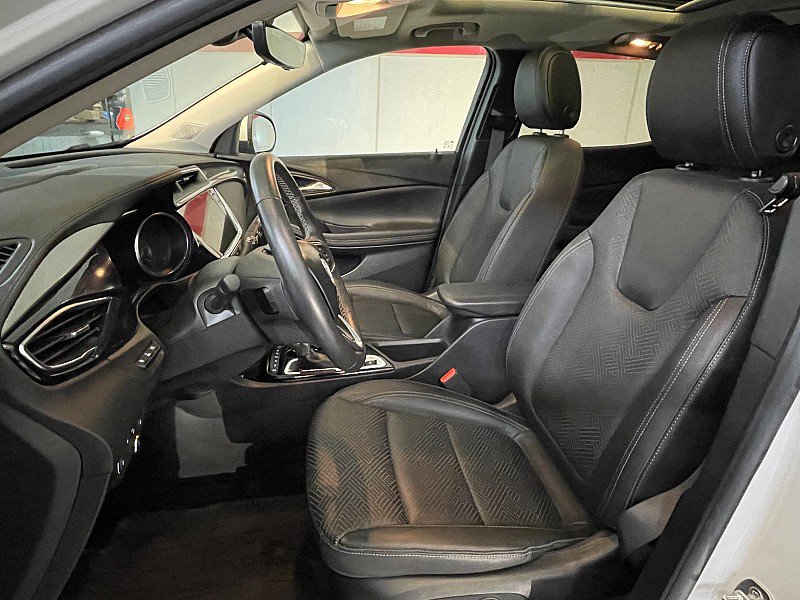 Used 2022 Buick Encore GX Essence w/ Advanced Technology Package AWD/4WD image 9