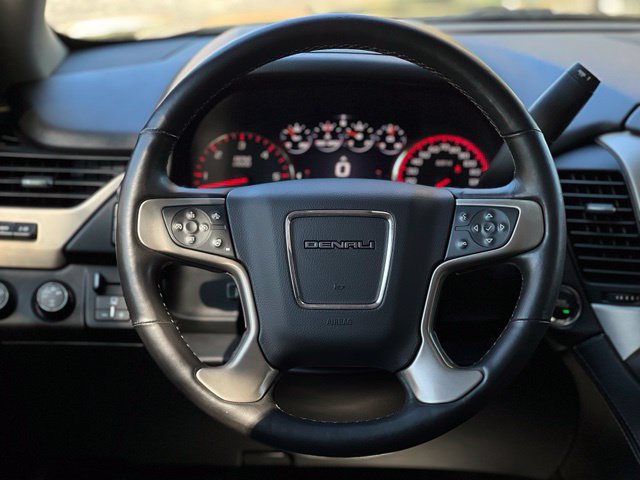Used 2015 GMC Yukon Denali w/ Premium Package AWD/4WD image 32