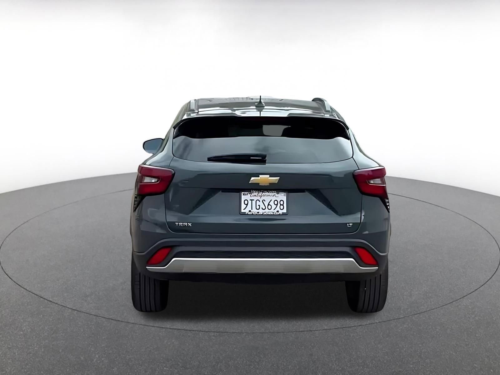Used 2025 Chevrolet Trax LT w/ LT Convenience Package FWD image 12