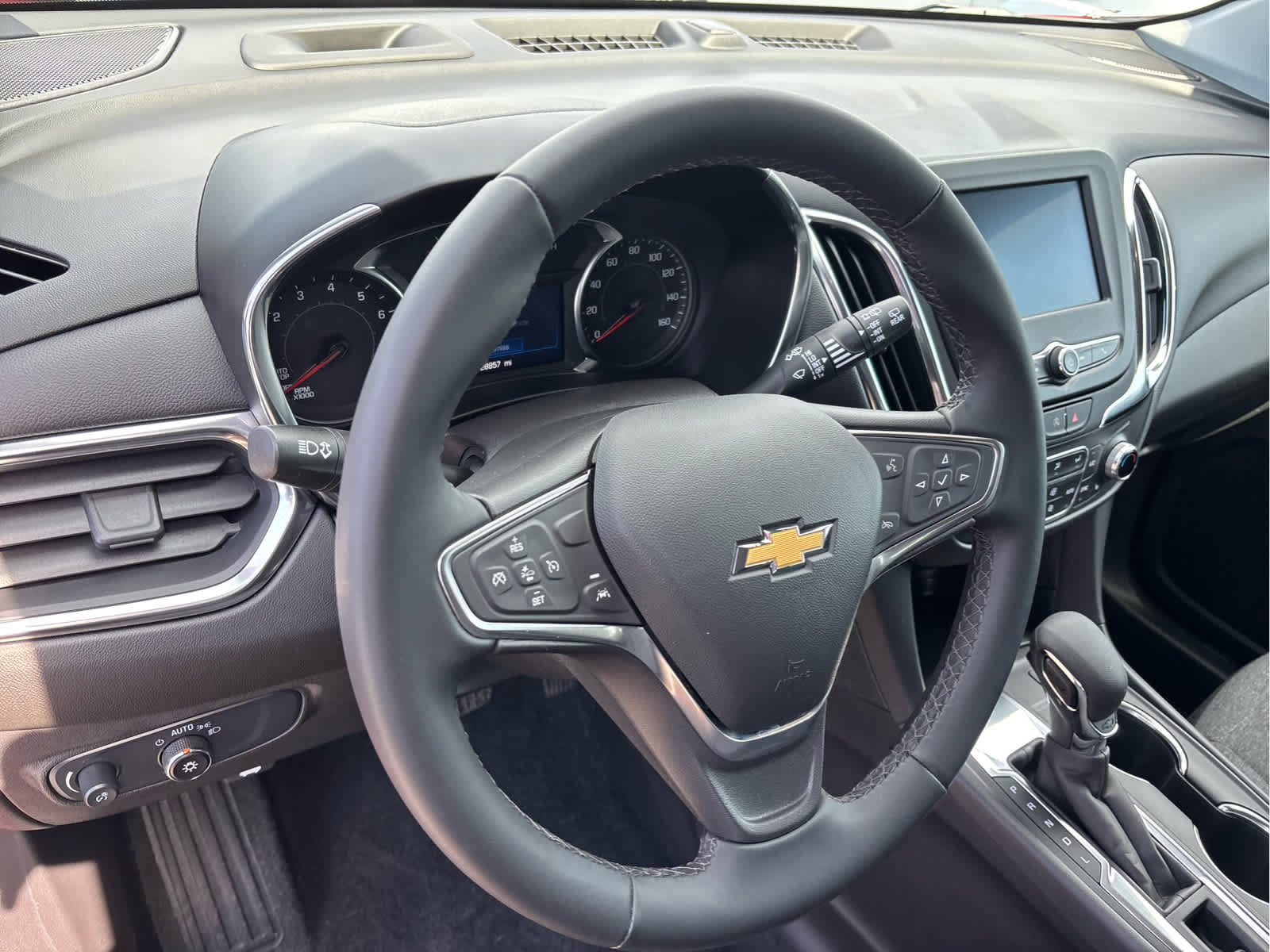 Certified 2024 Chevrolet Equinox LT w/ LPO, Floor Liner Package image 10