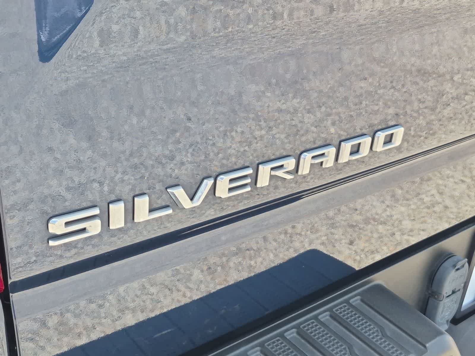 Used 2023 Chevrolet Silverado 1500 LT AWD/4WD image 30