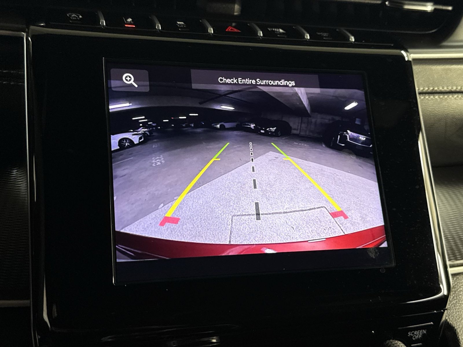 Used 2025 Jeep Grand Cherokee Laredo AWD/4WD image 31
