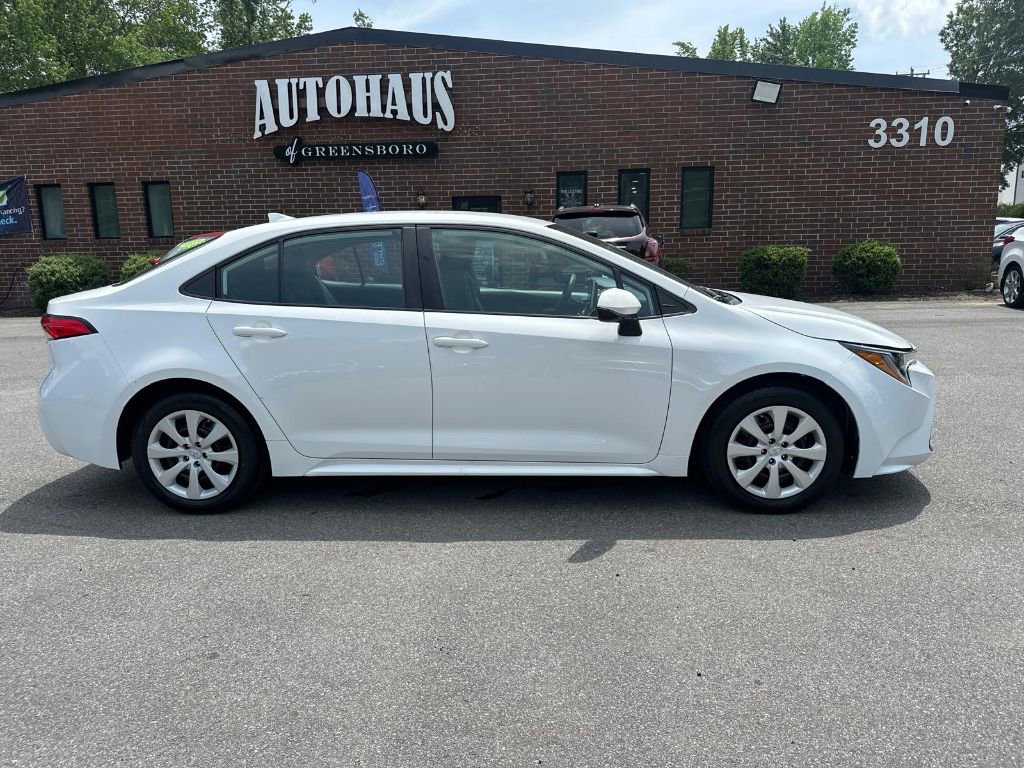 Used 2021 Toyota Corolla LE image 8