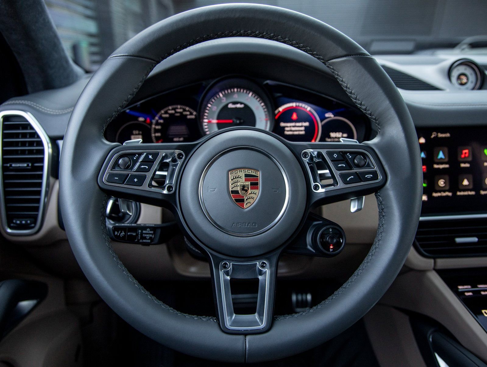 Certified 2023 Porsche Cayenne Turbo image 28