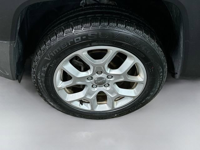 Used 2017 Jeep Renegade Latitude image 30