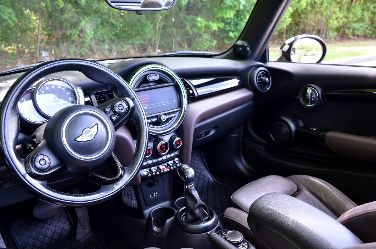 Used 2018 MINI Cooper S image 13