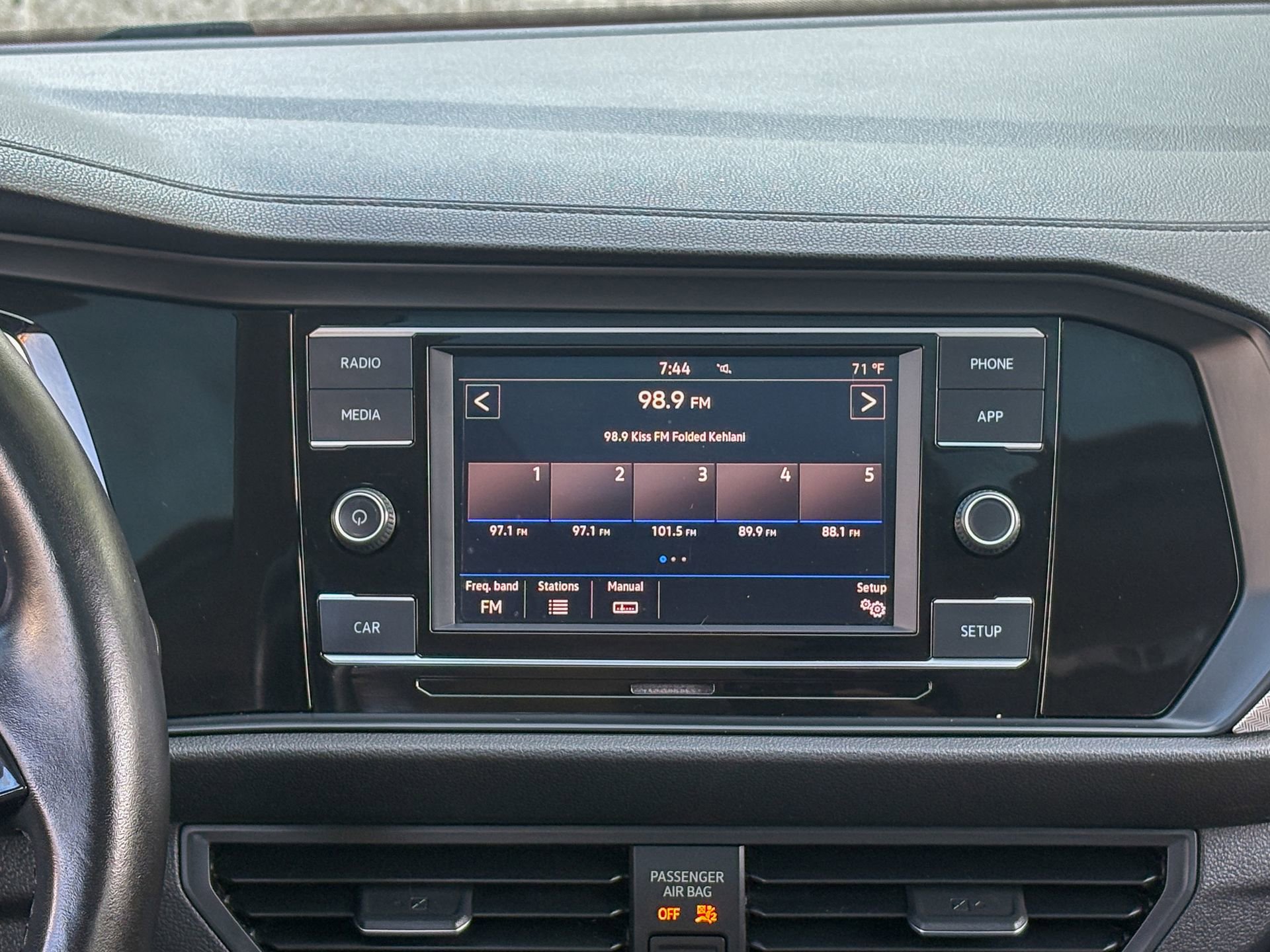 Used 2019 Volkswagen Jetta SE w/ Cold Weather Package FWD image 15
