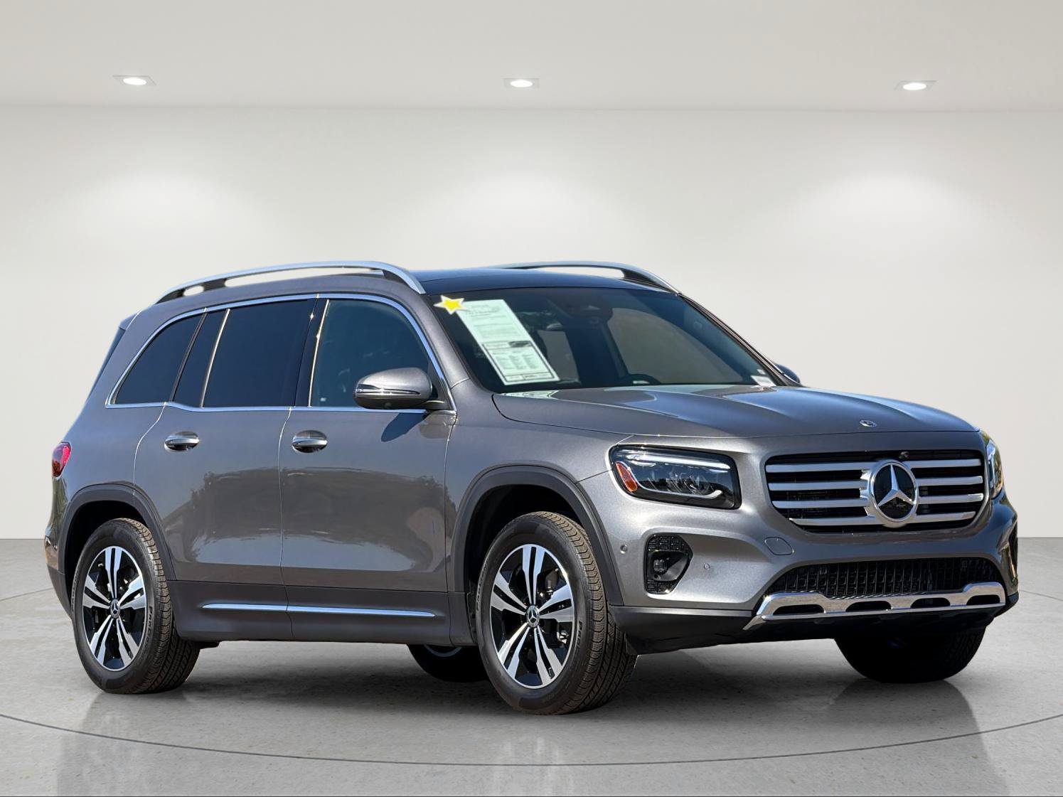Used 2026 Mercedes-Benz GLB 250 4MATIC image 7