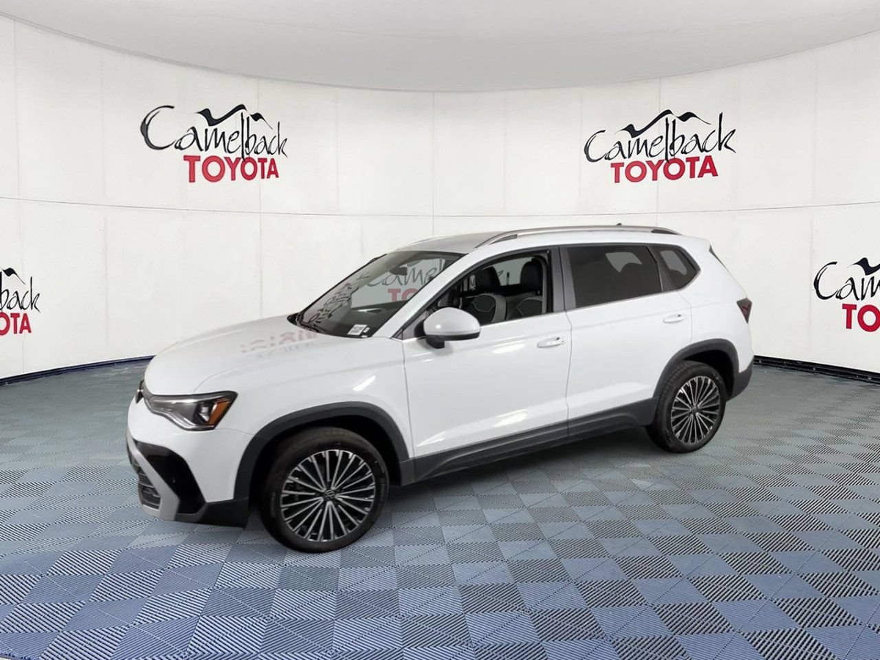 Used 2026 Volkswagen Taos SE FWD image 7