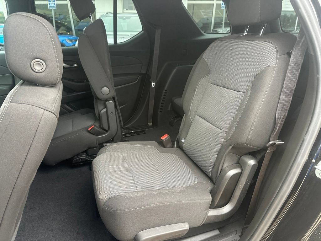 Used 2023 Chevrolet Traverse LT FWD image 14