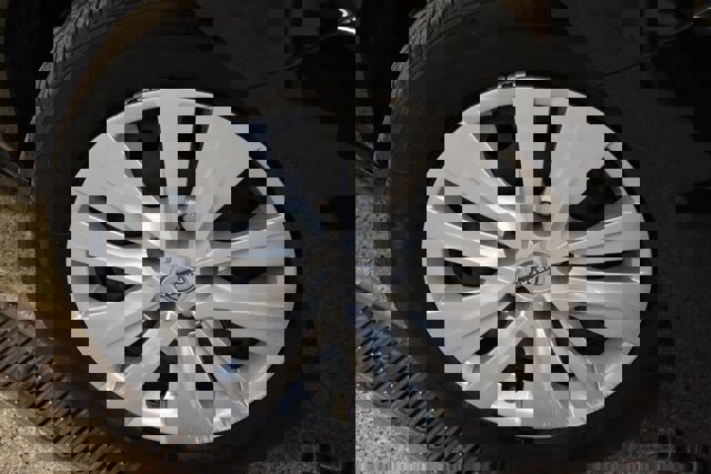 Used 2025 Nissan Sentra S image 14