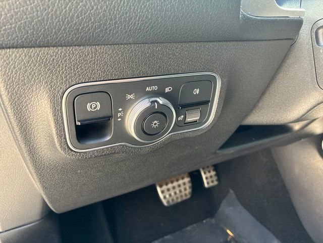 Used 2023 Mercedes-Benz EQB 300 4MATIC image 10