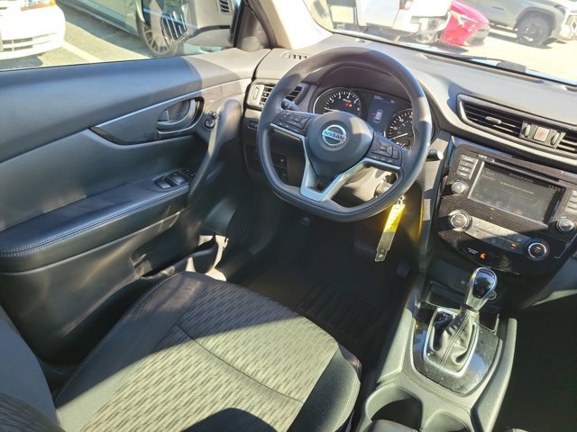 Used 2020 Nissan Rogue S image 22