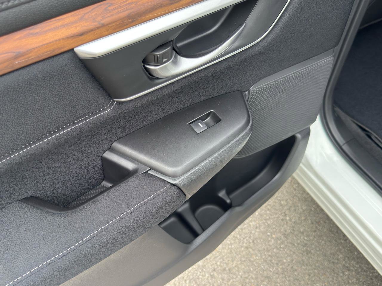 Used 2019 Honda CR-V EX image 41