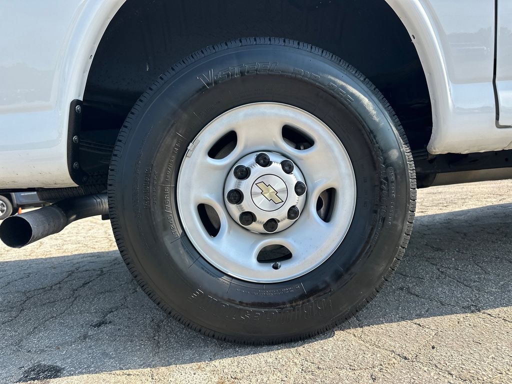 Used 2023 Chevrolet Express 2500 w/ Driver Convenience Package image 16