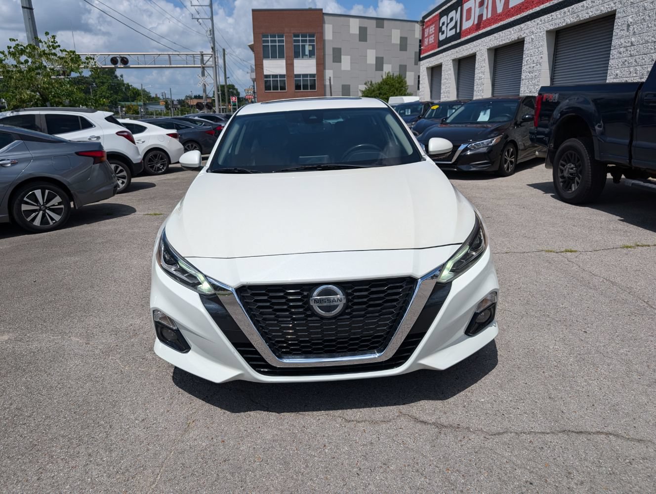 Used 2021 Nissan Altima 2.5 Platinum AWD/4WD image 4
