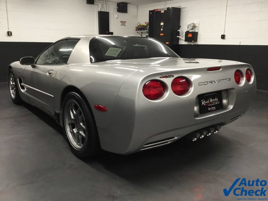 Used 2004 Chevrolet Corvette Z06 w/ Memory Package RWD image 8