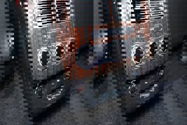 Used 2017 Land Rover Range Rover Long Wheelbase Autobiography image 32