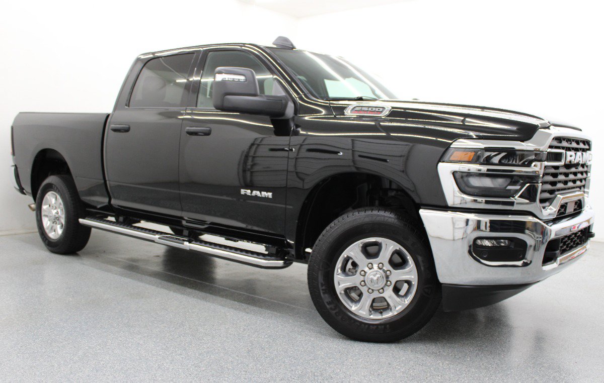Used 2026 RAM 2500 Big Horn AWD/4WD image 1