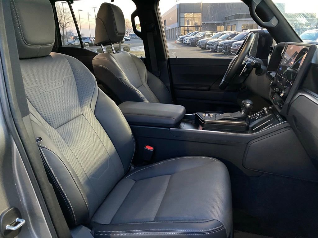 Used 2024 Lexus GX 550 w/ Accessory Package (Z1) image 28