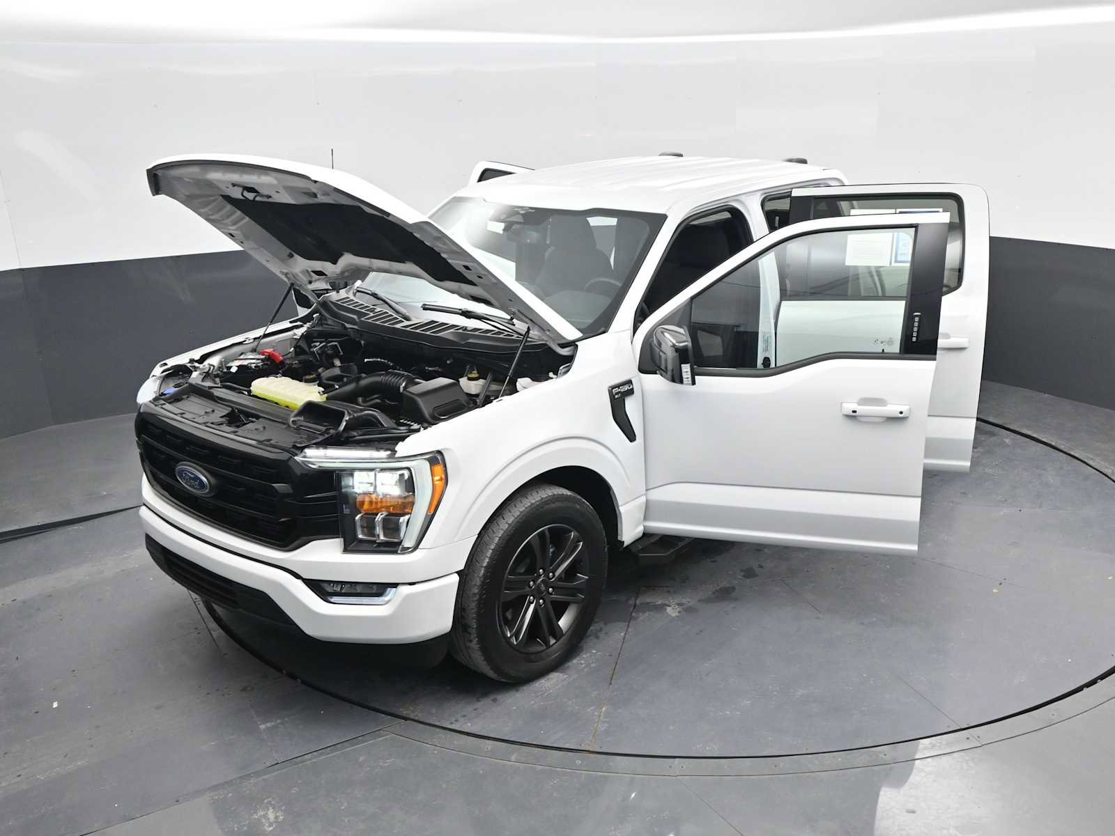 Used 2023 Ford F150 XLT w/ Equipment Group 302A High image 9