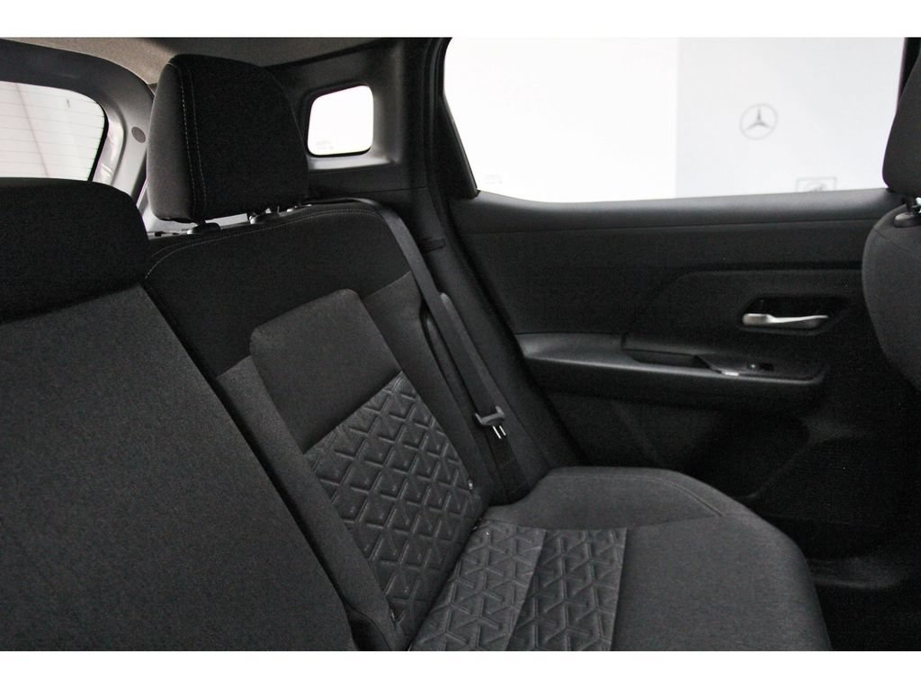Used 2026 Nissan Kicks SV w/ SV Premium Package FWD image 12