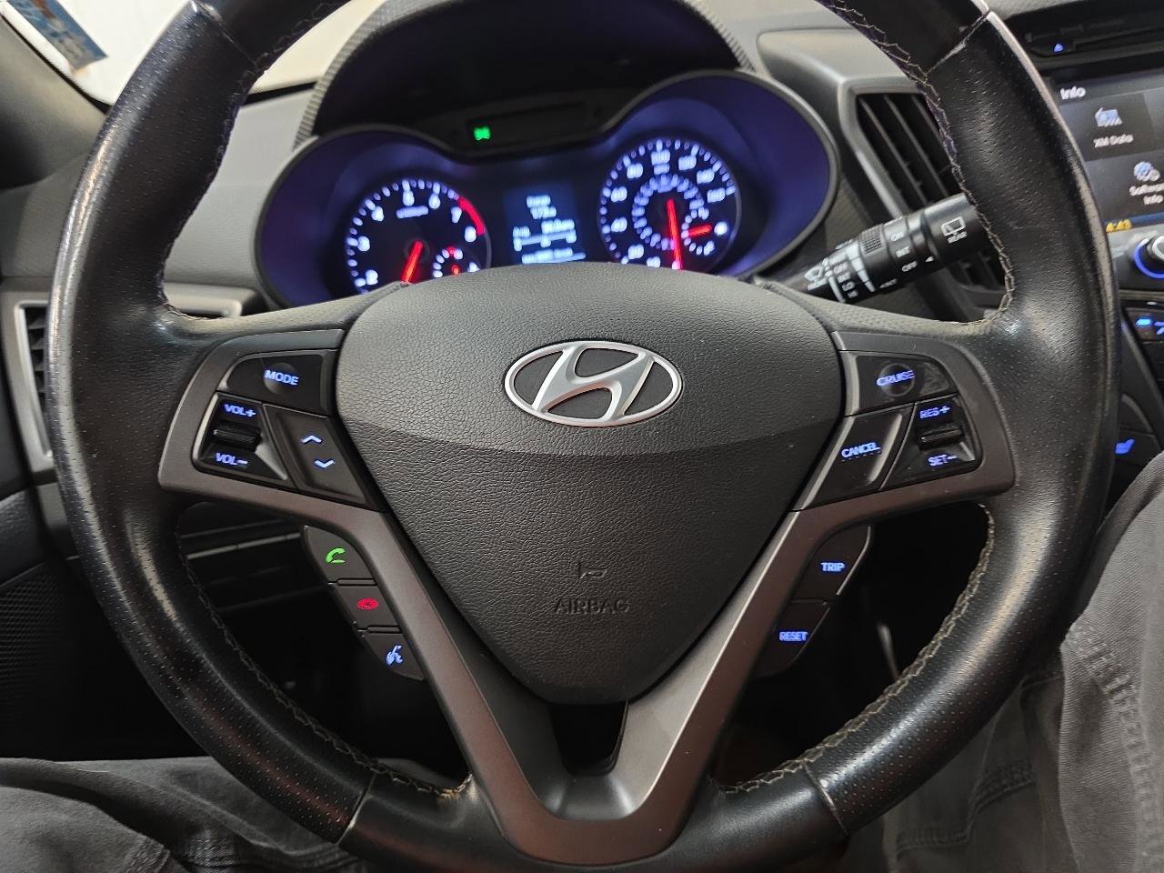 Used 2016 Hyundai Veloster Turbo FWD image 35